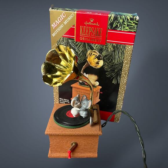 1990 Hallmark Keepsake Christmas Ornament – “Song and Dance” Magic Motion Music - Picture 5 of 5